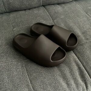 COPY - Yeezy Soot slides